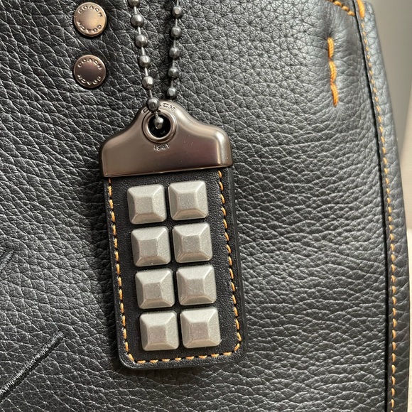 ⛄️SOLD Coach Rogue 31 With Pyramid Eye - Picture 8 of 16